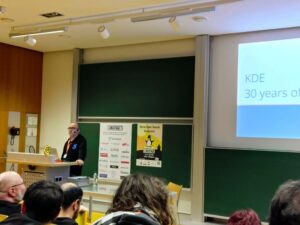 Abbildung 3: Der Vortrag von Albert Astals Cid über die Geschichte von KDE war zweifellos der Höhepunkt der Konferenz.